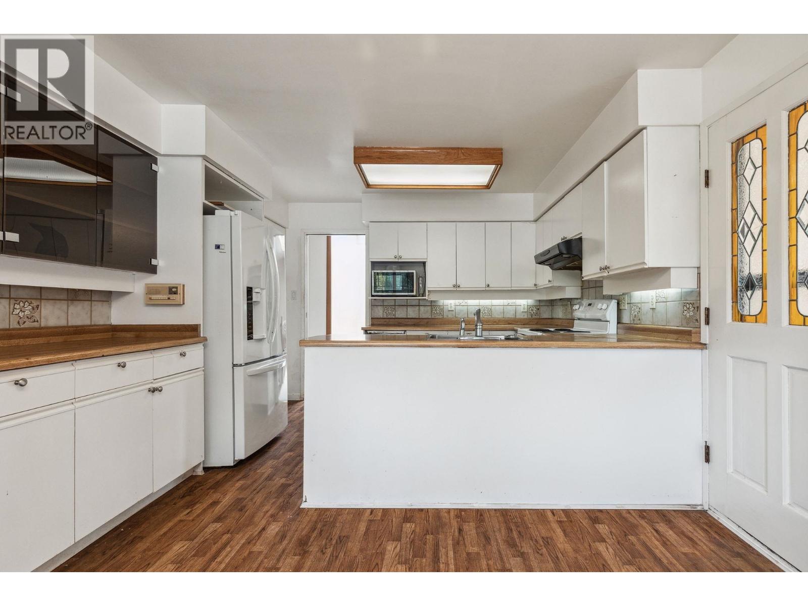 Photo 9 of 4523 King Edward Place, Delta BC