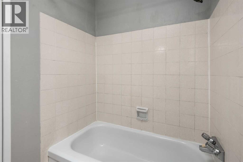 Single Family House for Sale in    Avenue SE Penbrooke Meadows Calgary 