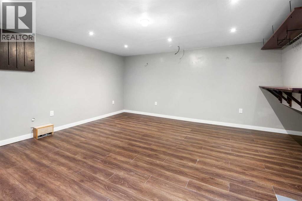 Single Family House for Sale in    Avenue SE Penbrooke Meadows Calgary 