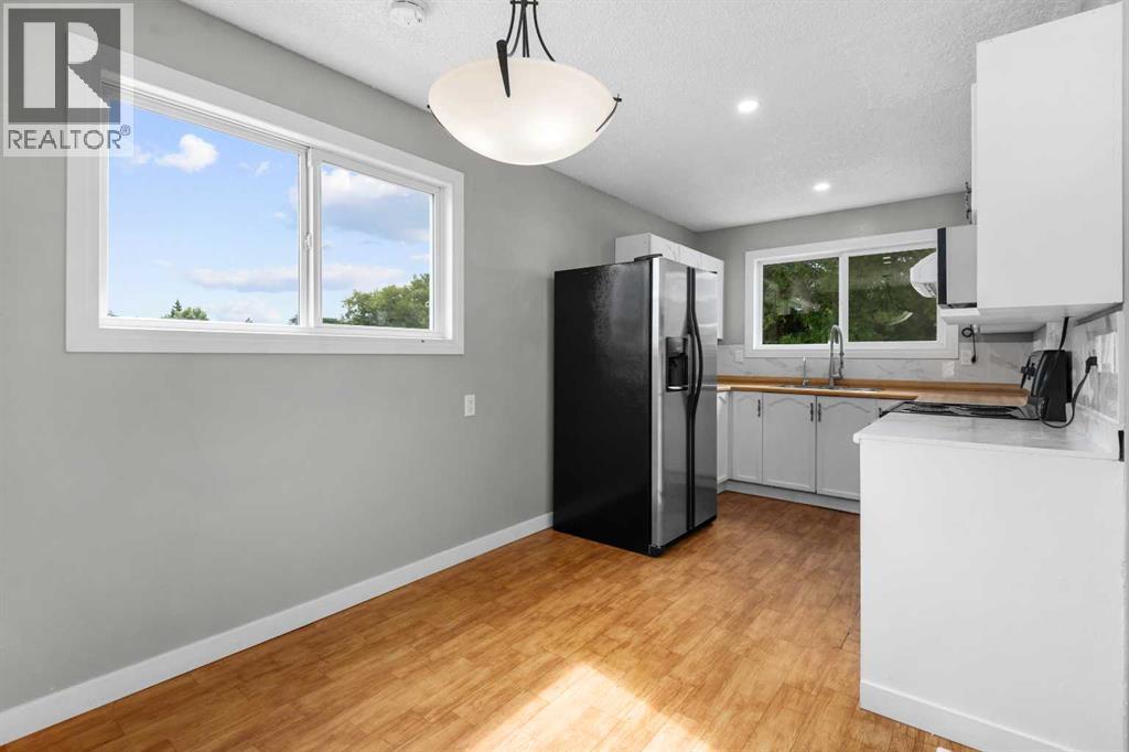 Single Family House for Sale in    Avenue SE Penbrooke Meadows Calgary 