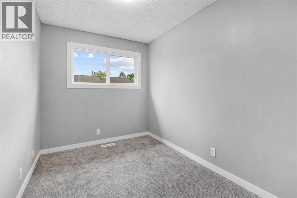 Single Family House for Sale in    Avenue SE Penbrooke Meadows Calgary 