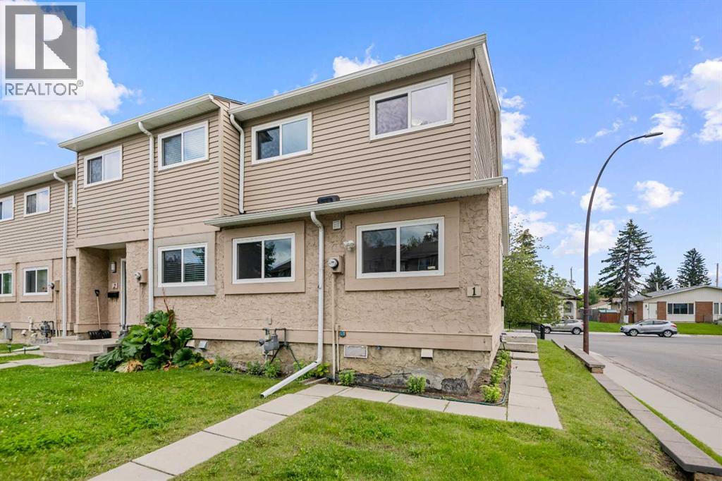 Single Family House for Sale in    Avenue SE Penbrooke Meadows Calgary 