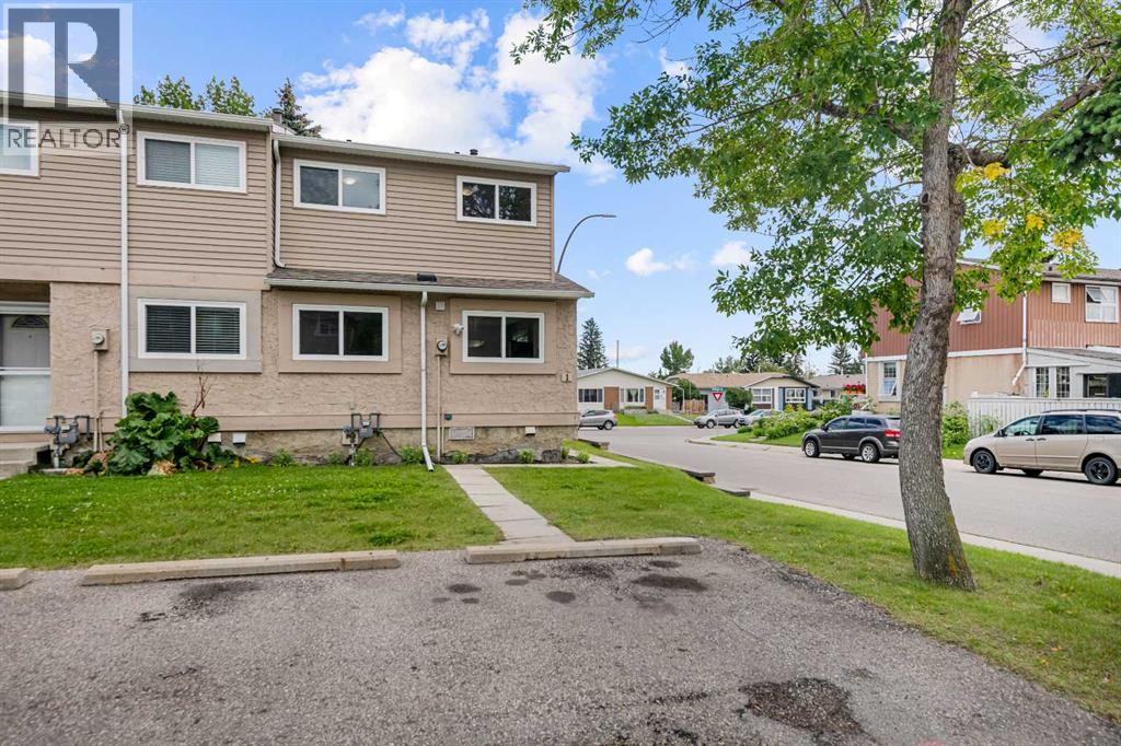 Single Family House for Sale in    Avenue SE Penbrooke Meadows Calgary 