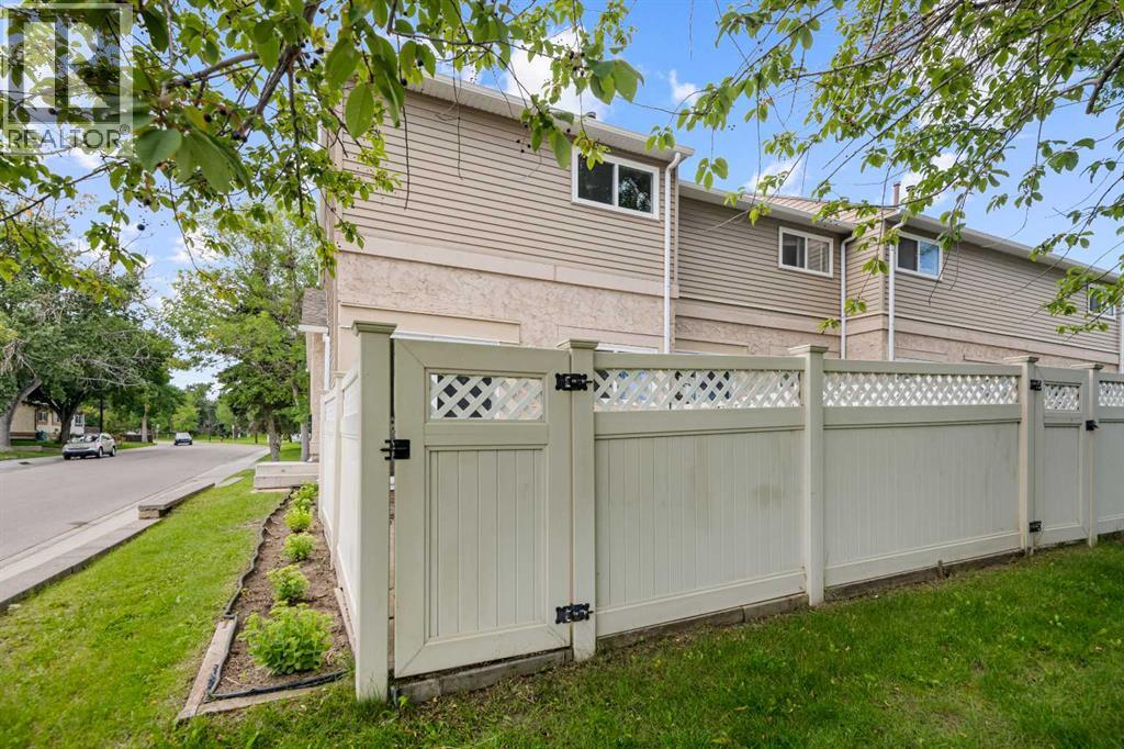 Single Family House for Sale in    Avenue SE Penbrooke Meadows Calgary 