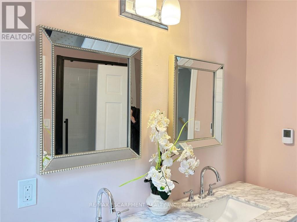 Photo 19 of 21 Sunset Avenue, Hamilton ON