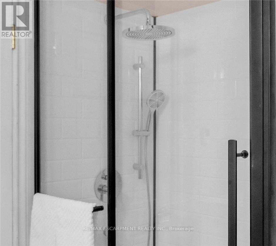 Photo 21 of 21 Sunset Avenue, Hamilton ON