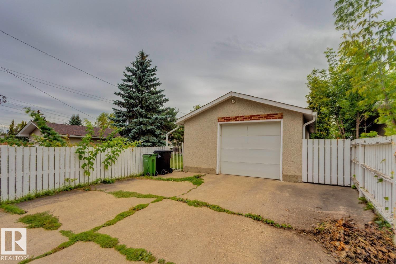 Single Family House Bungalow for Sale in   ST NW Edmonton 