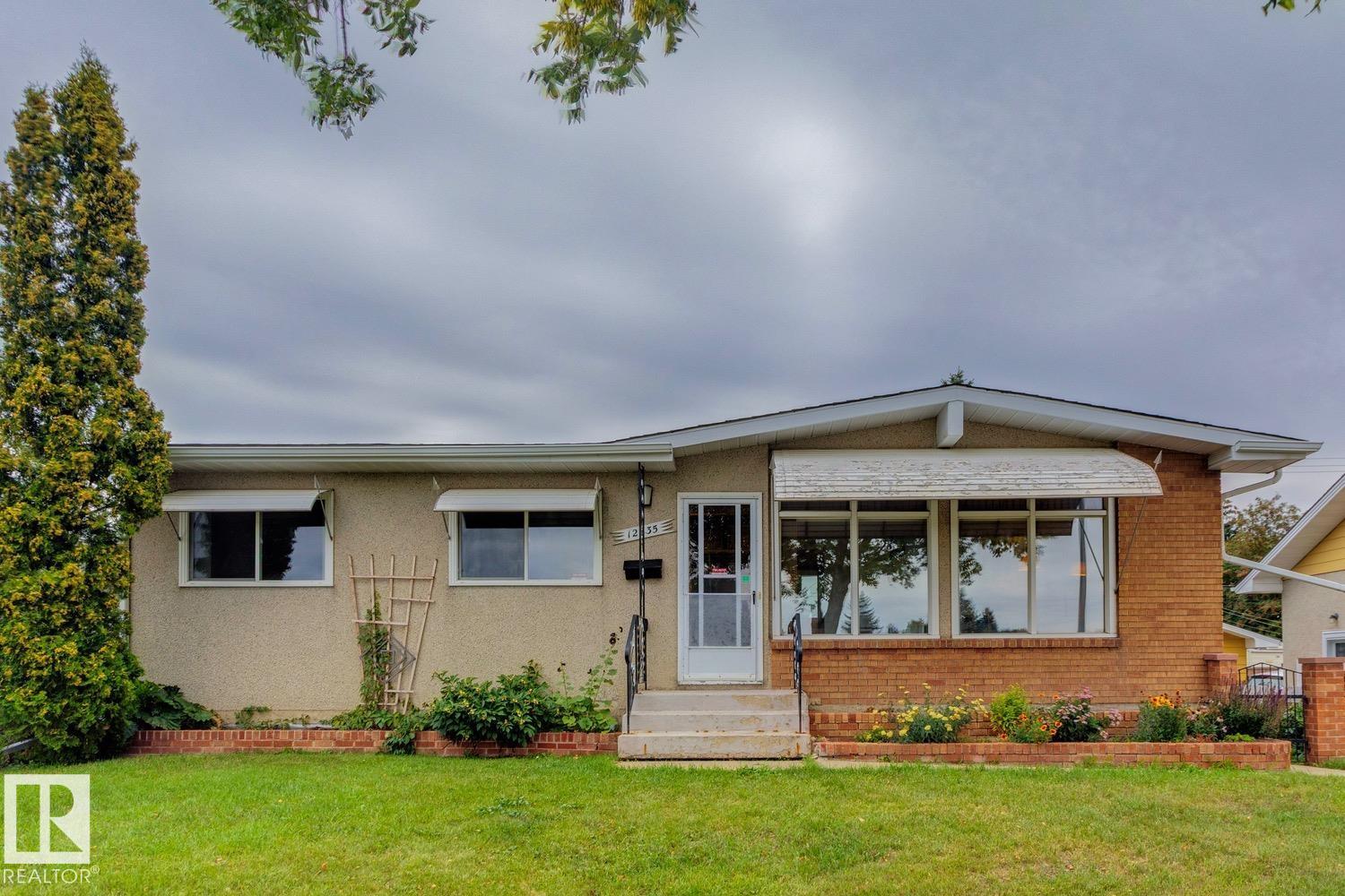 Single Family House Bungalow for Sale in   ST NW Edmonton 