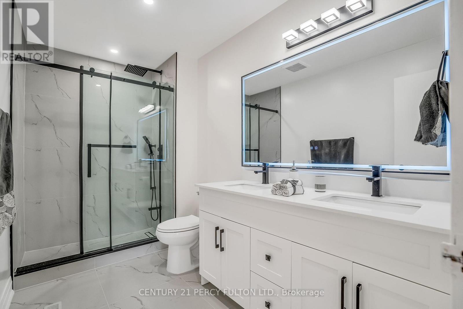 Photo 19 of 33 Pettibone Square, Toronto ON