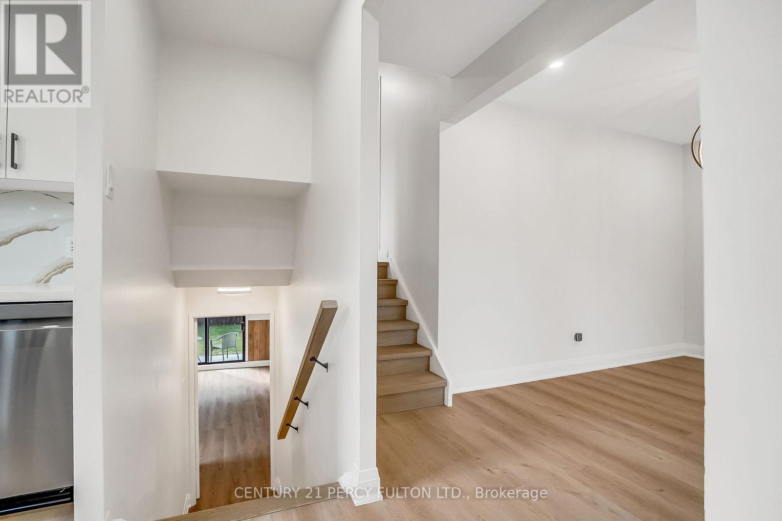 Photo 20 of 33 Pettibone Square, Toronto ON