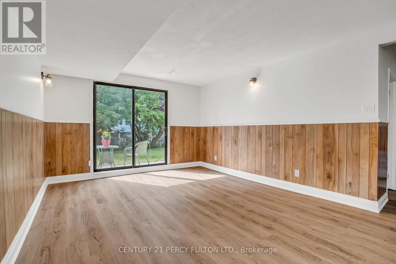 Photo 21 of 33 Pettibone Square, Toronto ON