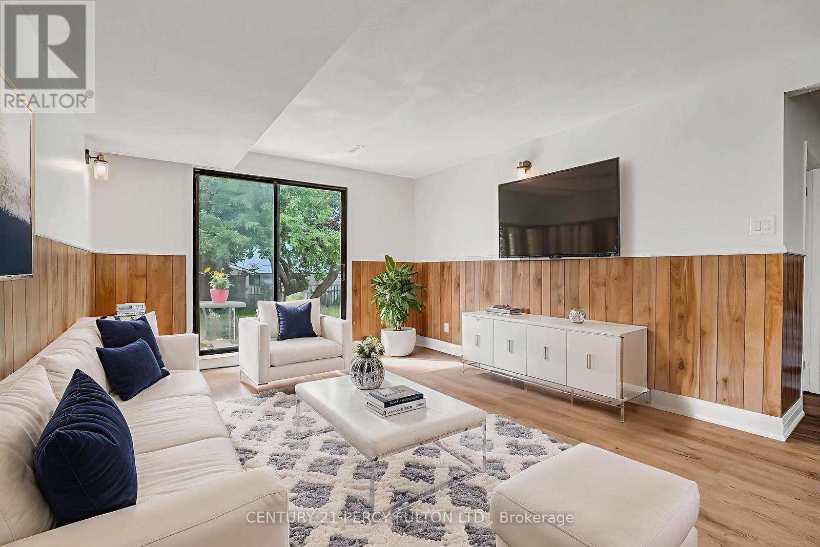 Photo 22 of 33 Pettibone Square, Toronto ON