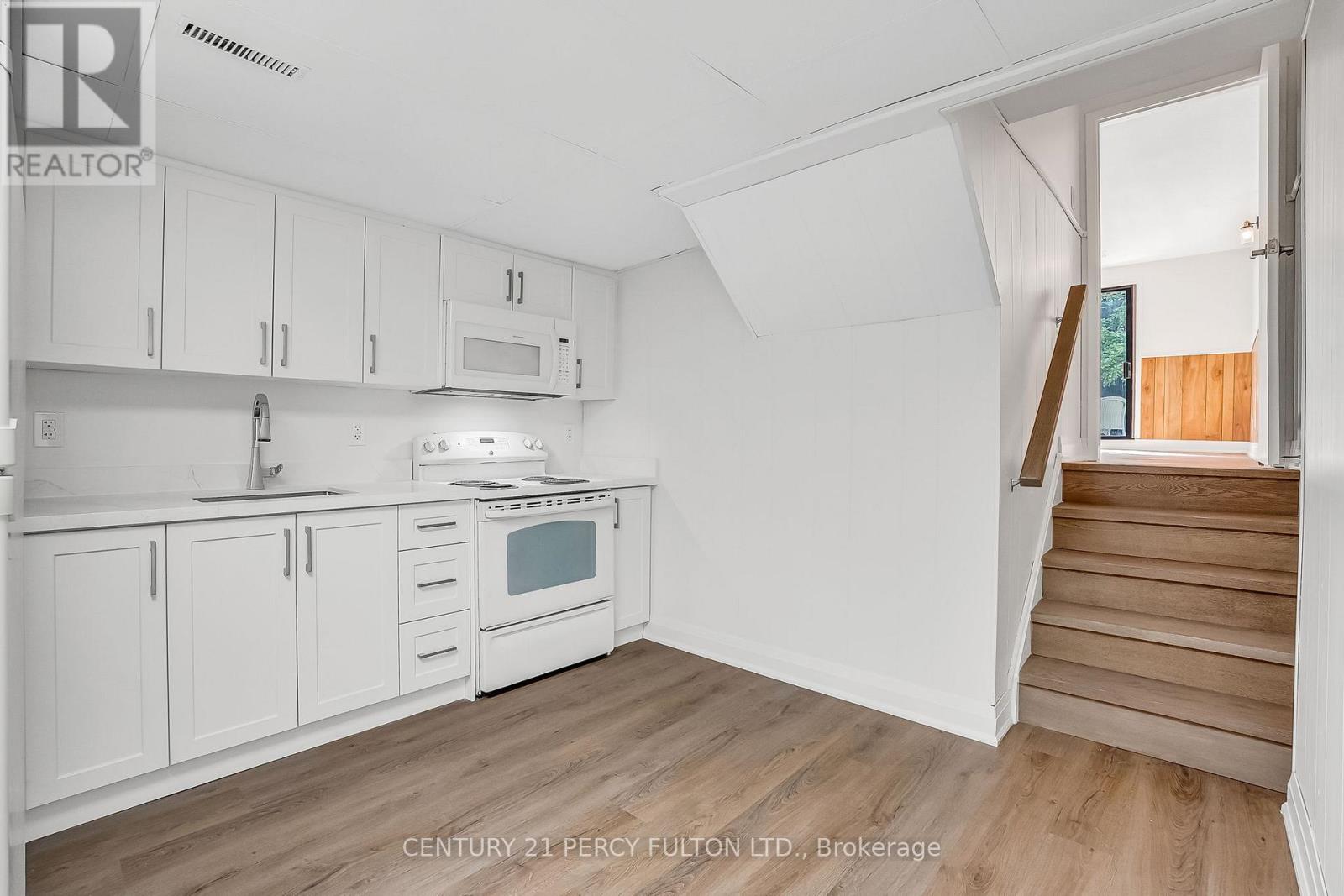 Photo 28 of 33 Pettibone Square, Toronto ON