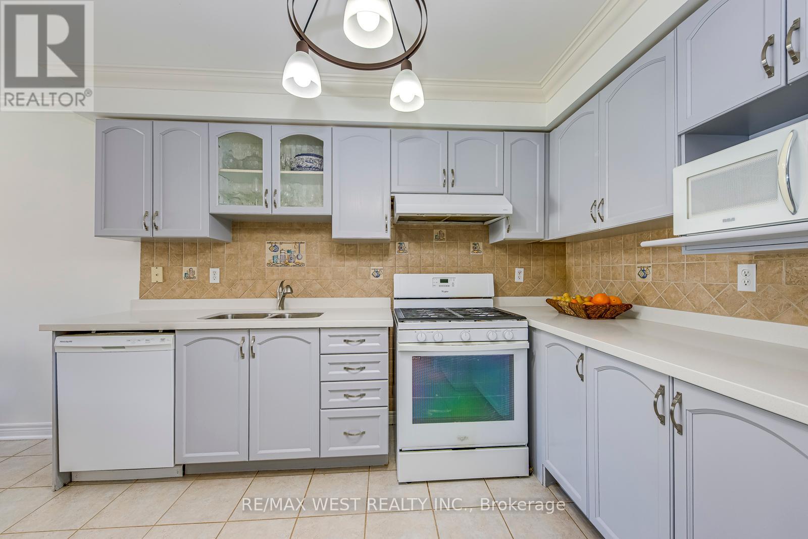 Photo 30 of 56 Laura Sabrina Drive, Vaughan ON