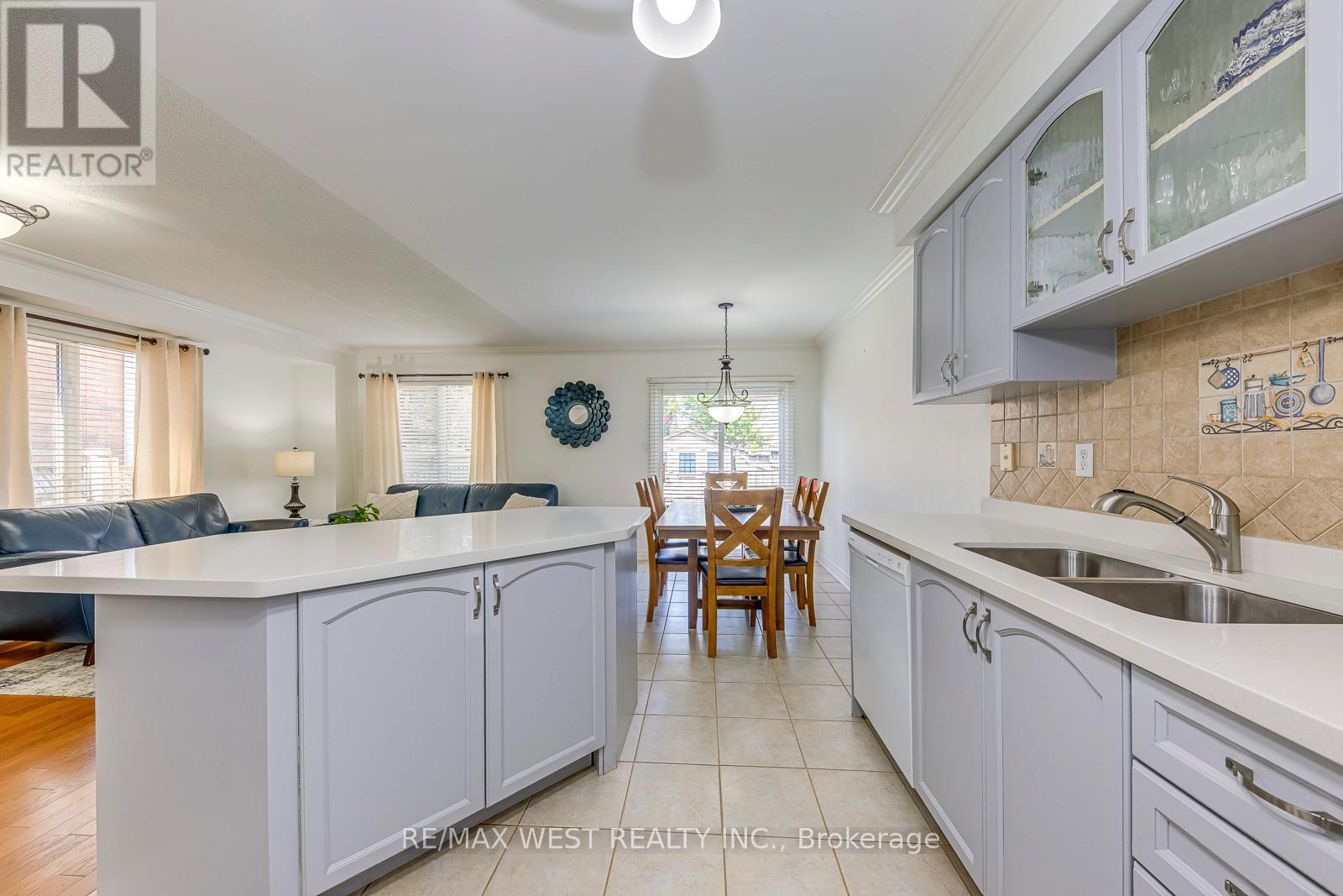Photo 21 of 56 Laura Sabrina Drive, Vaughan ON