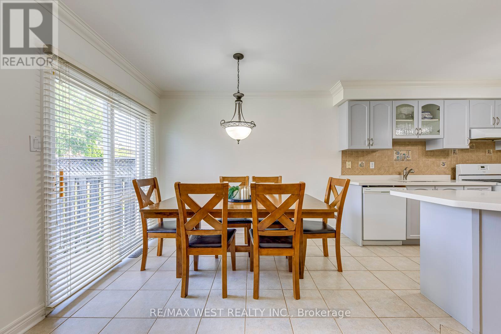 Photo 37 of 56 Laura Sabrina Drive, Vaughan ON