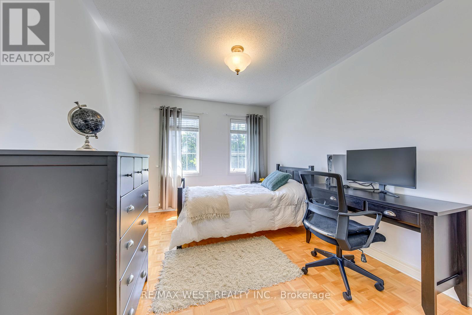 Photo 12 of 56 Laura Sabrina Drive, Vaughan ON
