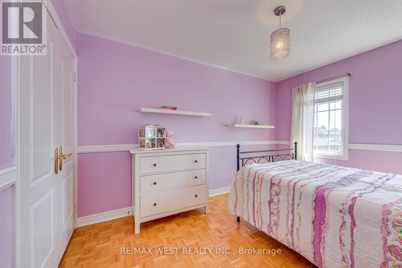 Photo 8 of 56 Laura Sabrina Drive, Vaughan ON