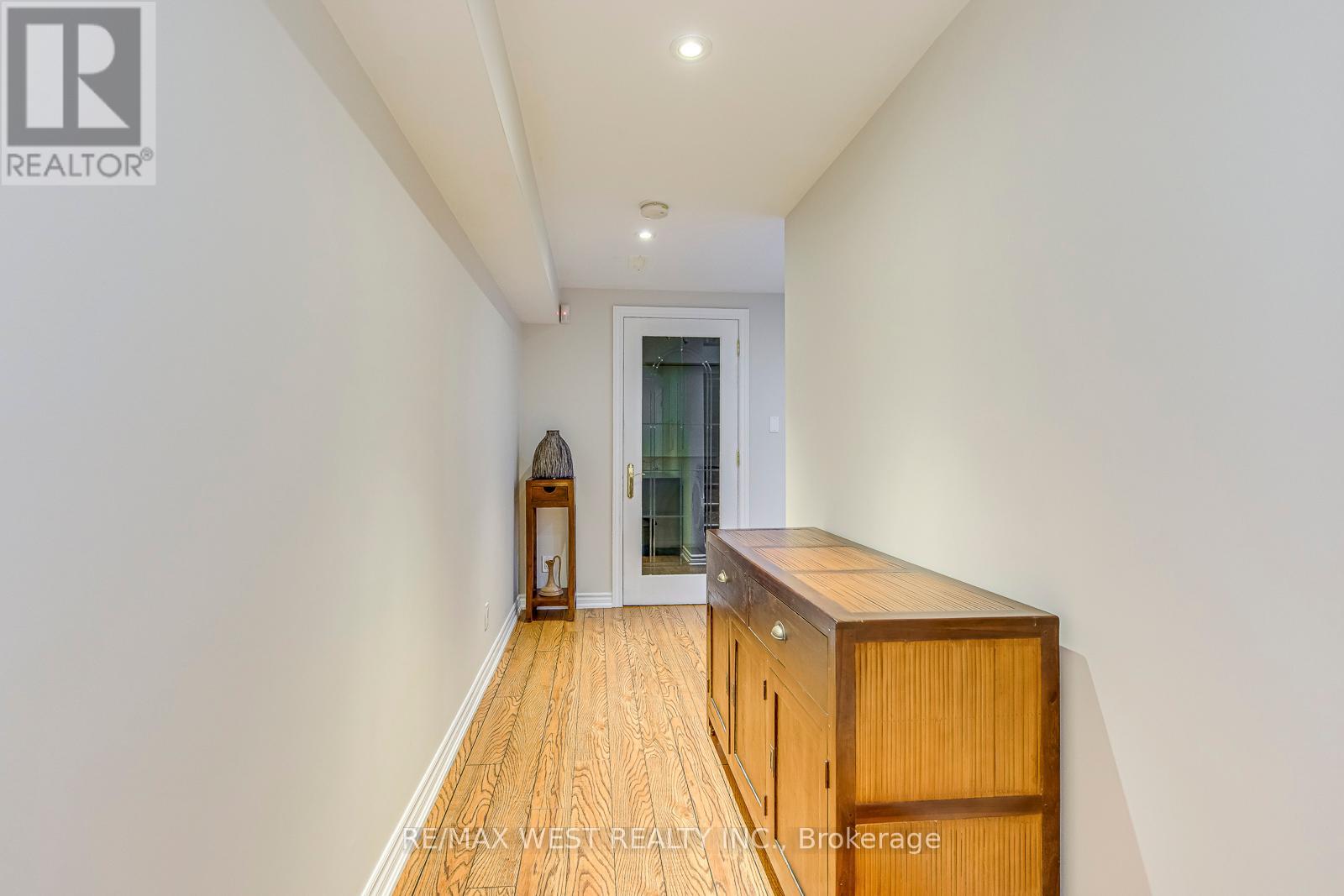 Photo 33 of 56 Laura Sabrina Drive, Vaughan ON