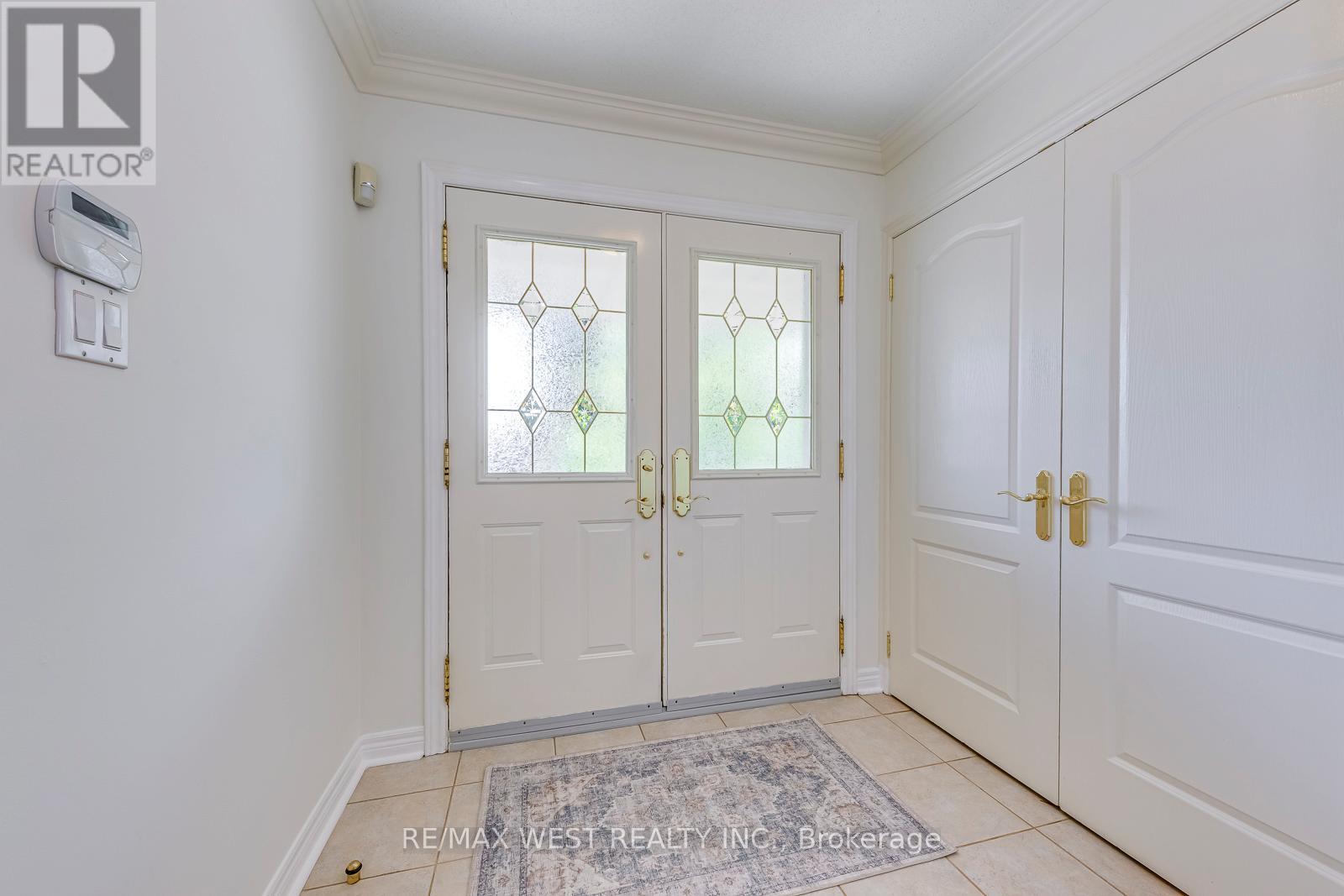 Photo 18 of 56 Laura Sabrina Drive, Vaughan ON