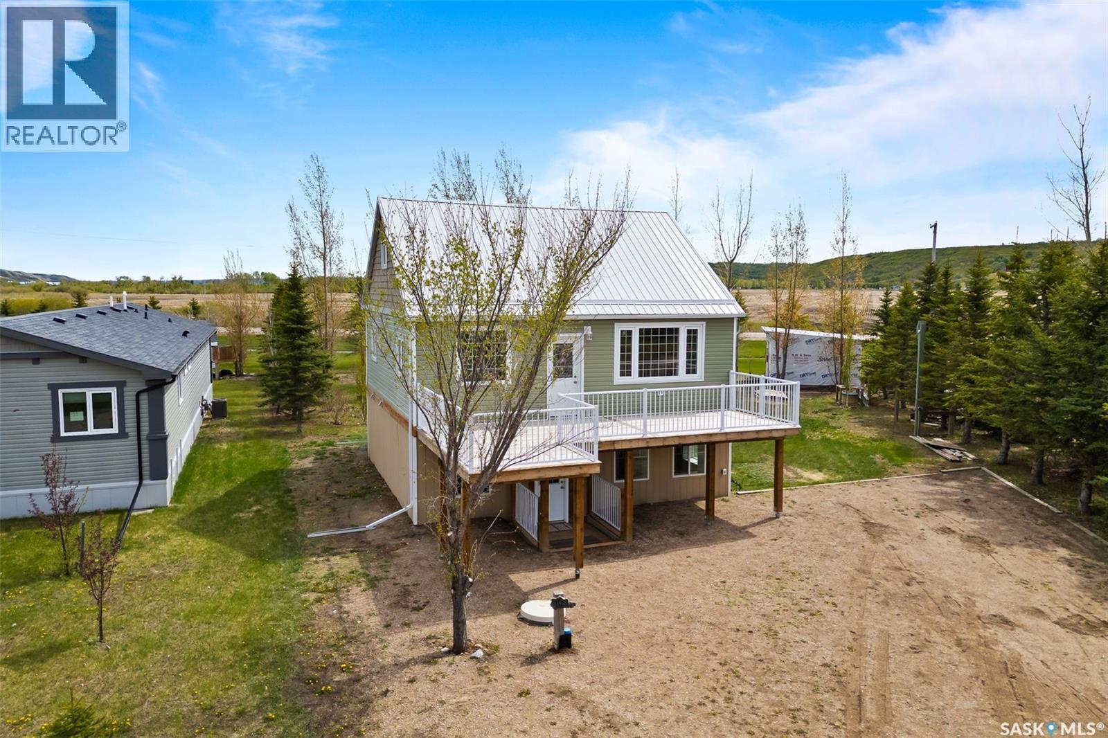 Photo 2 of 10 Louise Crescent, Katepwa Beach SK