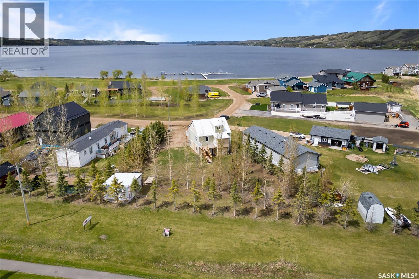 Photo 46 of 10 Louise Crescent, Katepwa Beach SK