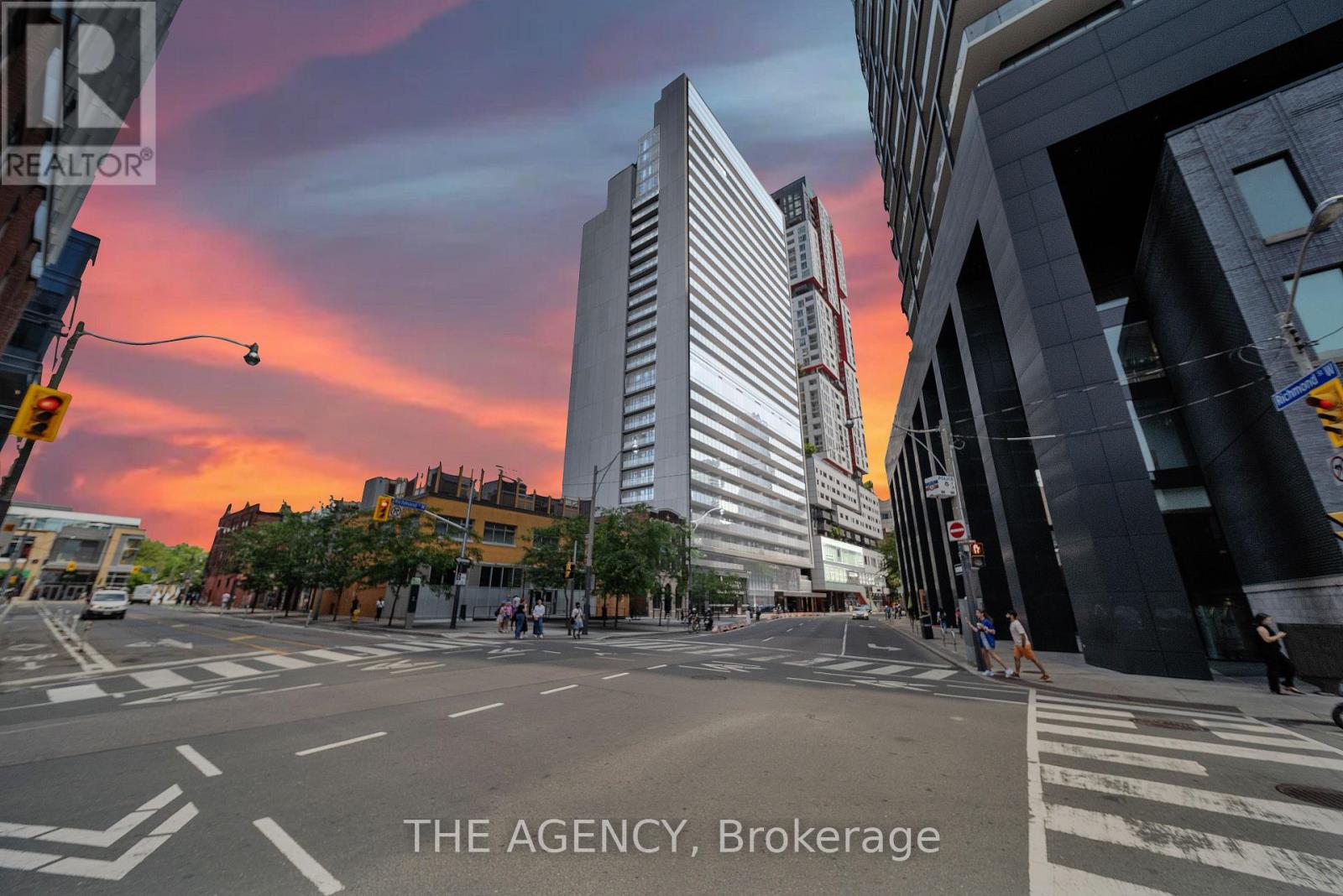Photo 2 of 508 330 Richmond Street W, Toronto ON