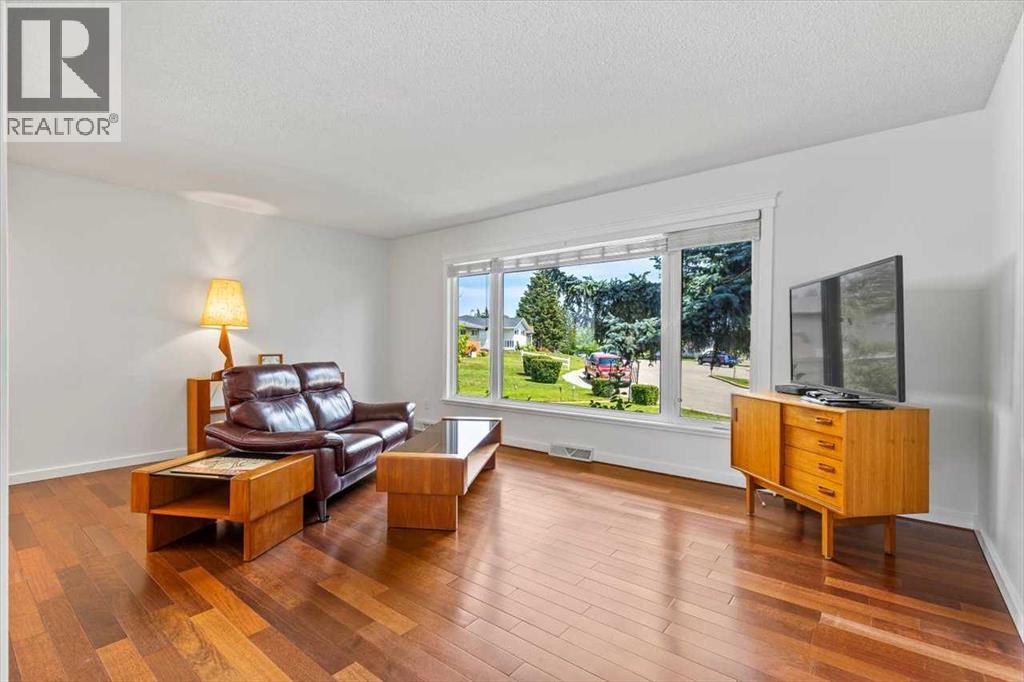 Single Family House Bungalow for Sale in  Namaka Crescent NW North Haven Calgary 