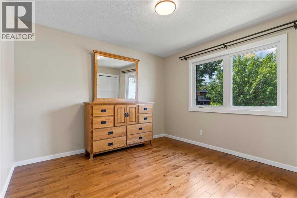 Single Family House Bungalow for Sale in  Namaka Crescent NW North Haven Calgary 