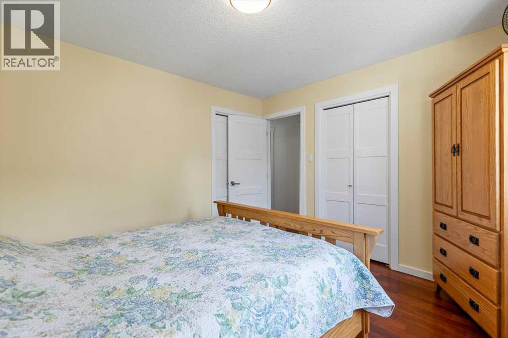 Single Family House Bungalow for Sale in  Namaka Crescent NW North Haven Calgary 