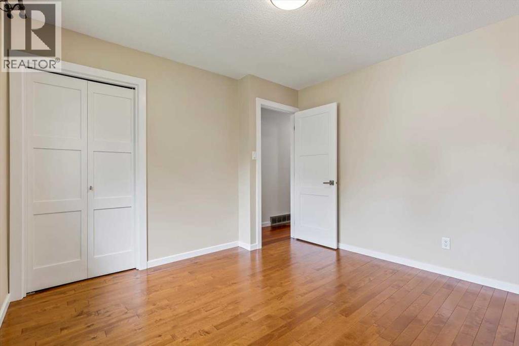 Single Family House Bungalow for Sale in  Namaka Crescent NW North Haven Calgary 