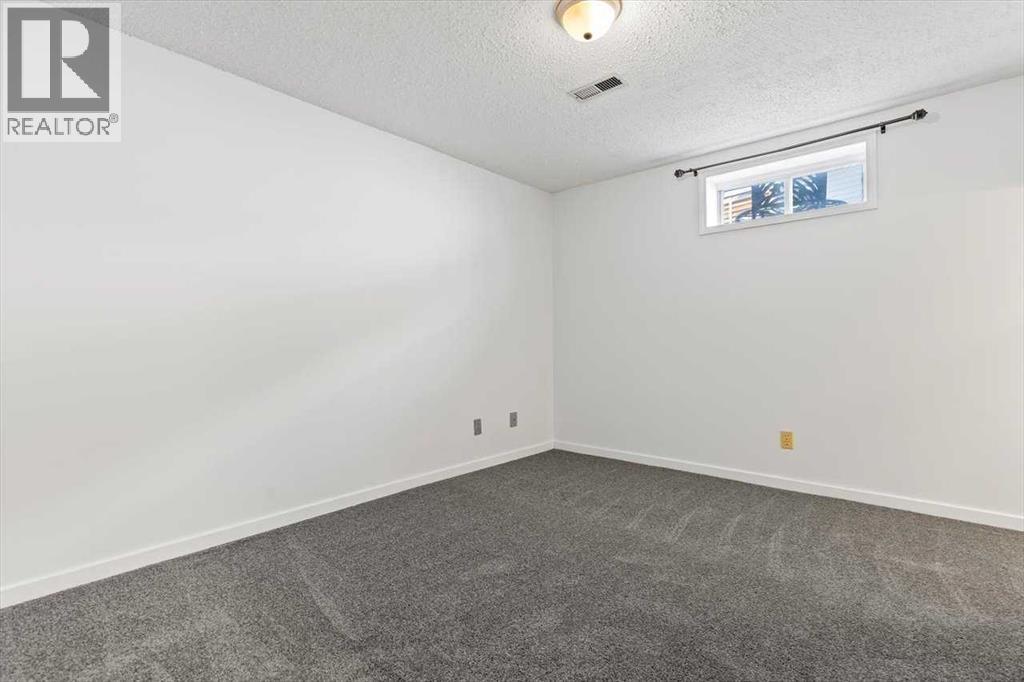 Single Family House Bungalow for Sale in  Namaka Crescent NW North Haven Calgary 