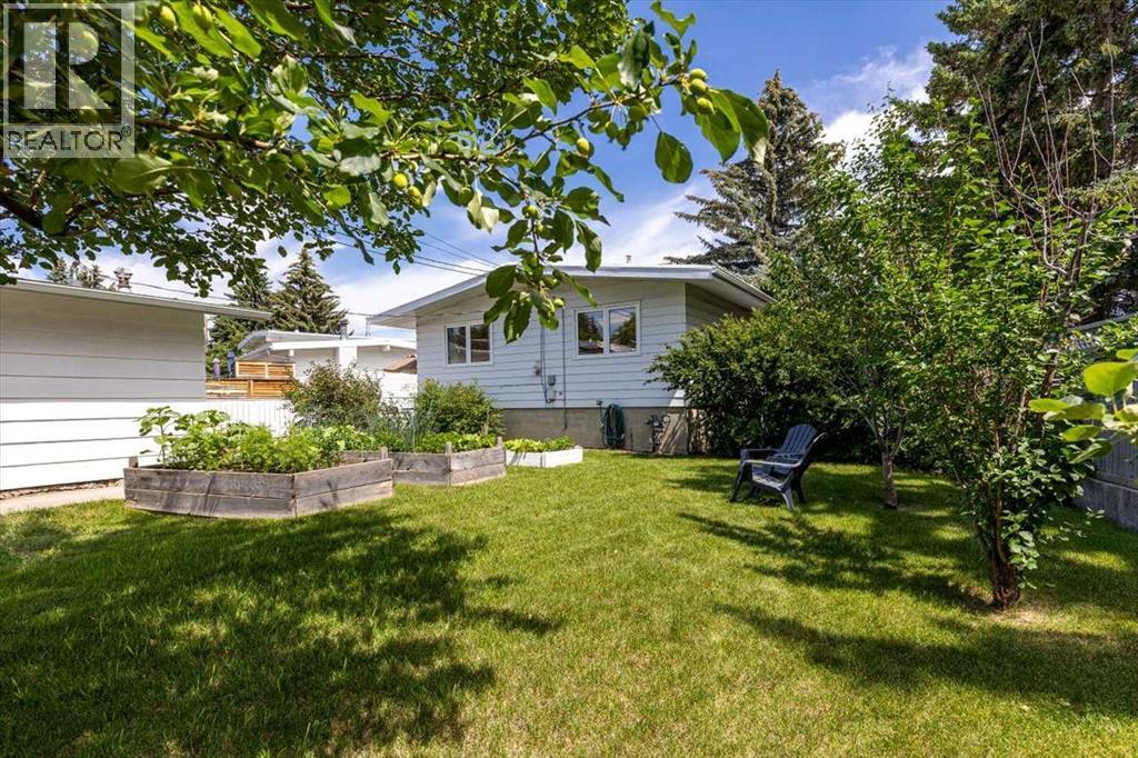 Single Family House Bungalow for Sale in  Namaka Crescent NW North Haven Calgary 