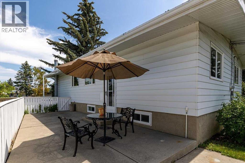 Single Family House Bungalow for Sale in  Namaka Crescent NW North Haven Calgary 