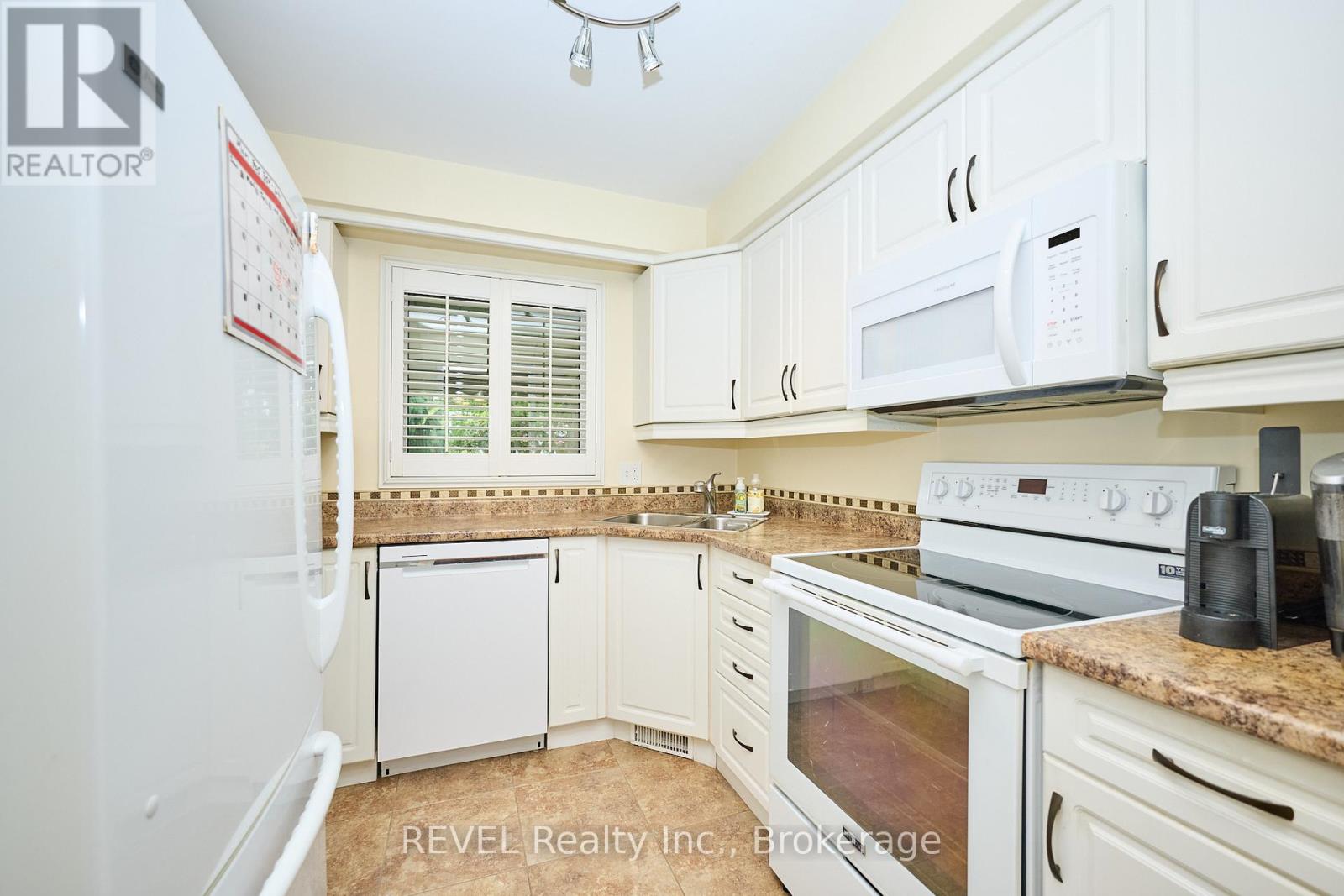 Photo 11 of 4148 Preston Avenue, Niagara Falls ON