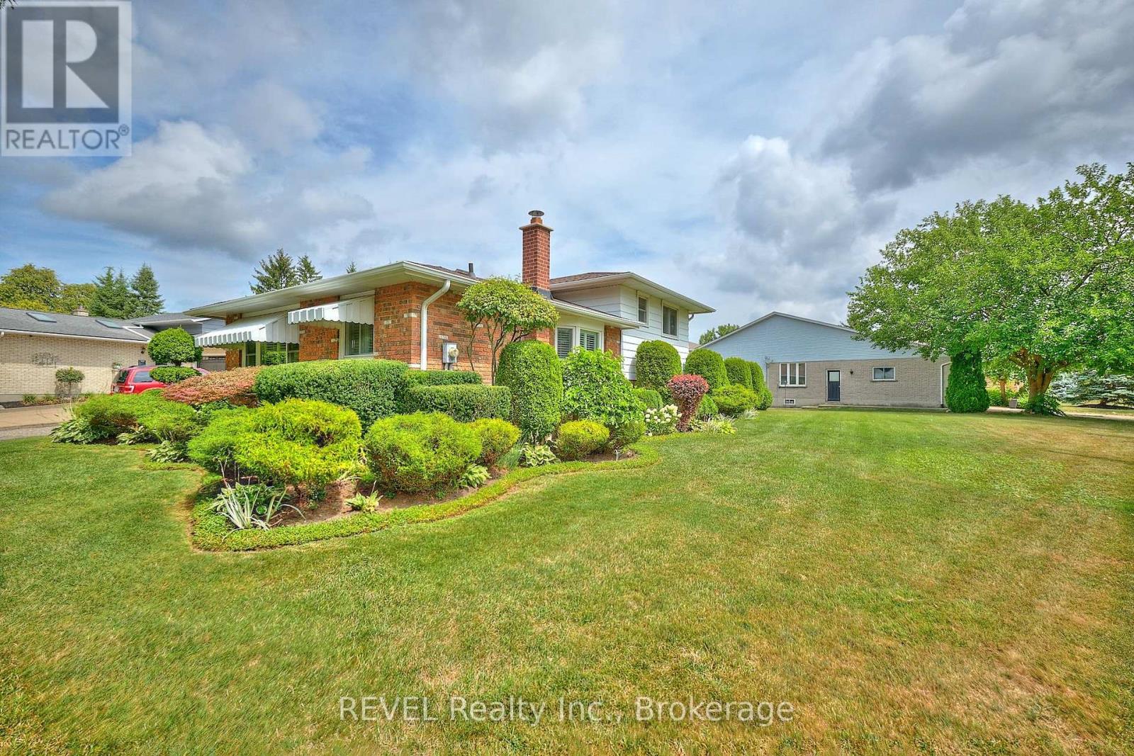 Photo 3 of 4148 Preston Avenue, Niagara Falls ON