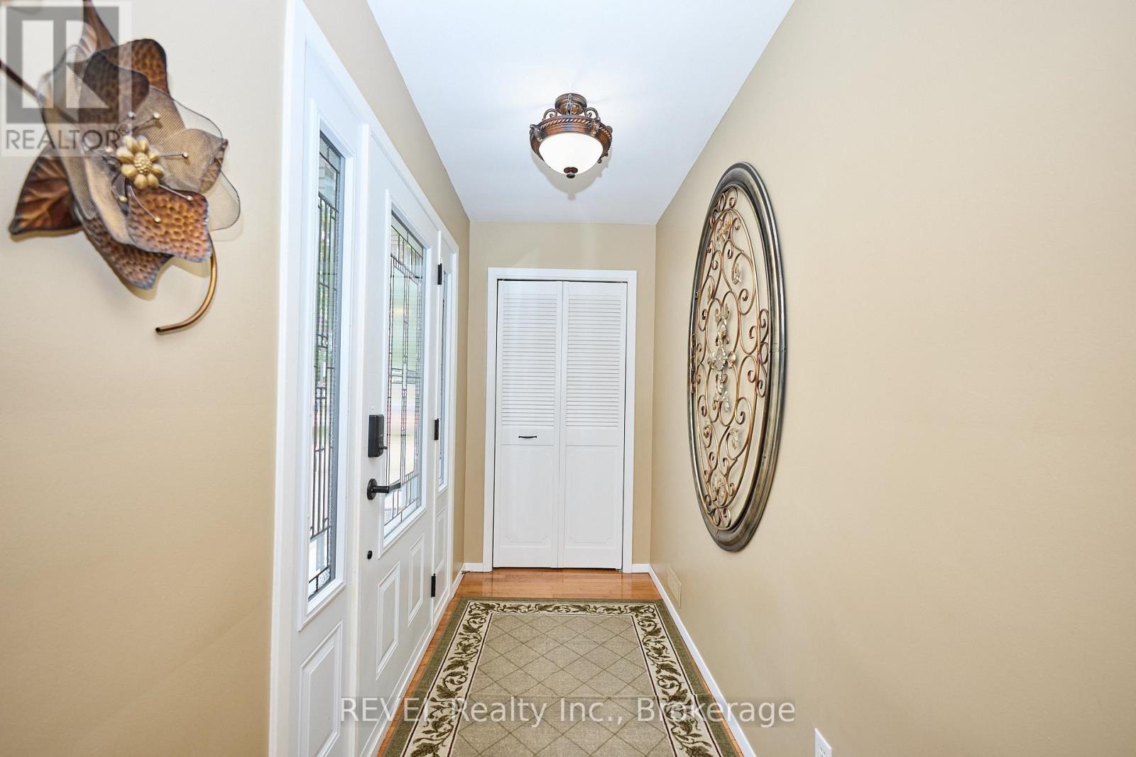 Photo 5 of 4148 Preston Avenue, Niagara Falls ON