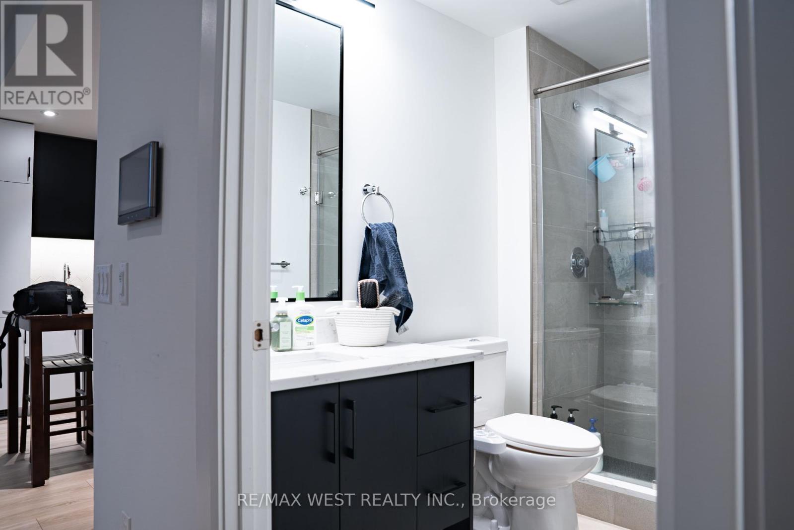 Photo 10 of 812 741 King Street W, Kitchener ON