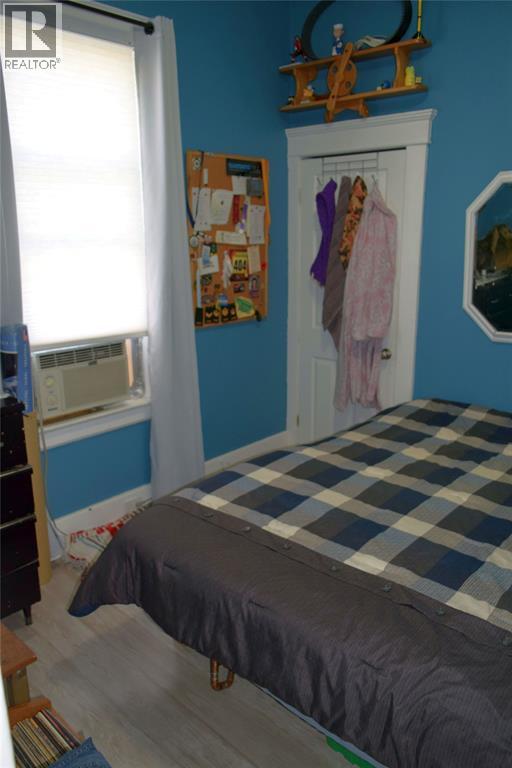 Photo 8 of 313 Talfourd Street, Sarnia ON