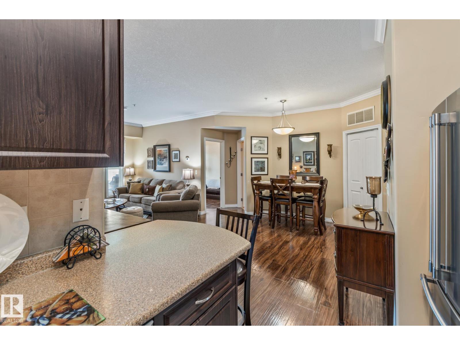 Photo 7 of 105 8528 82 Av Nw, Edmonton AB