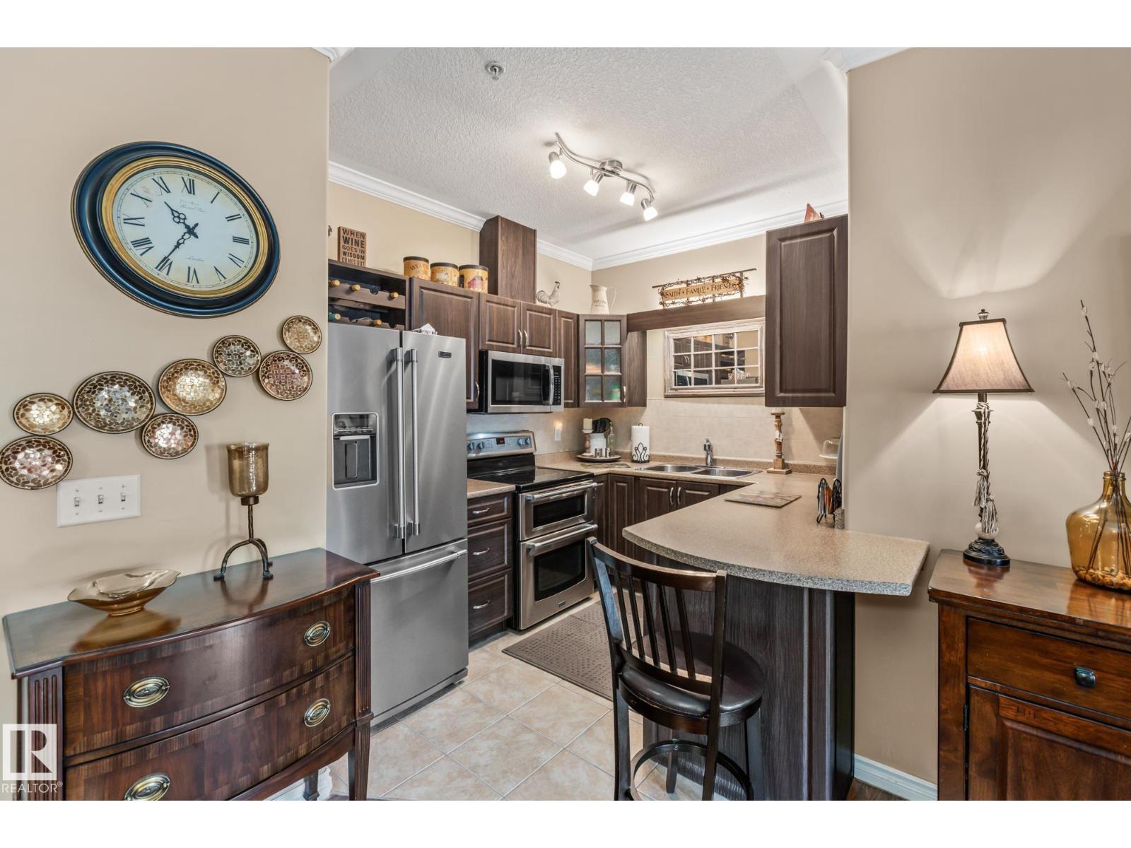 Photo 5 of 105 8528 82 Av Nw, Edmonton AB