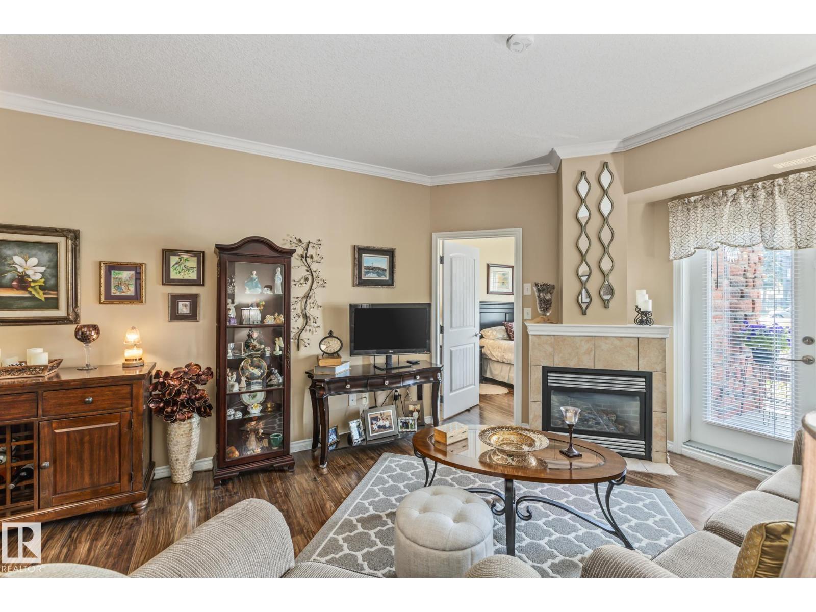 Photo 9 of 105 8528 82 Av Nw, Edmonton AB