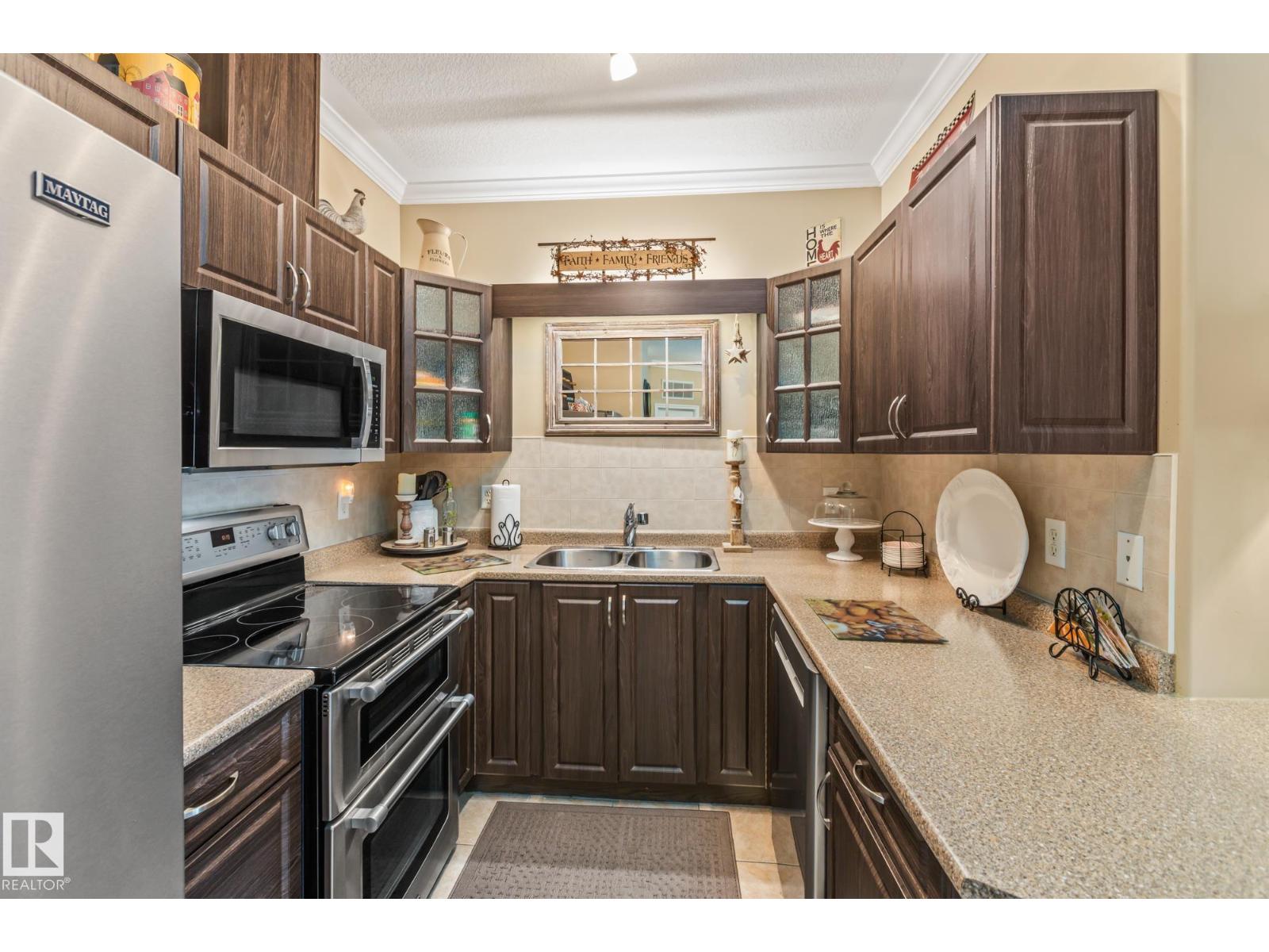 Photo 4 of 105 8528 82 Av Nw, Edmonton AB