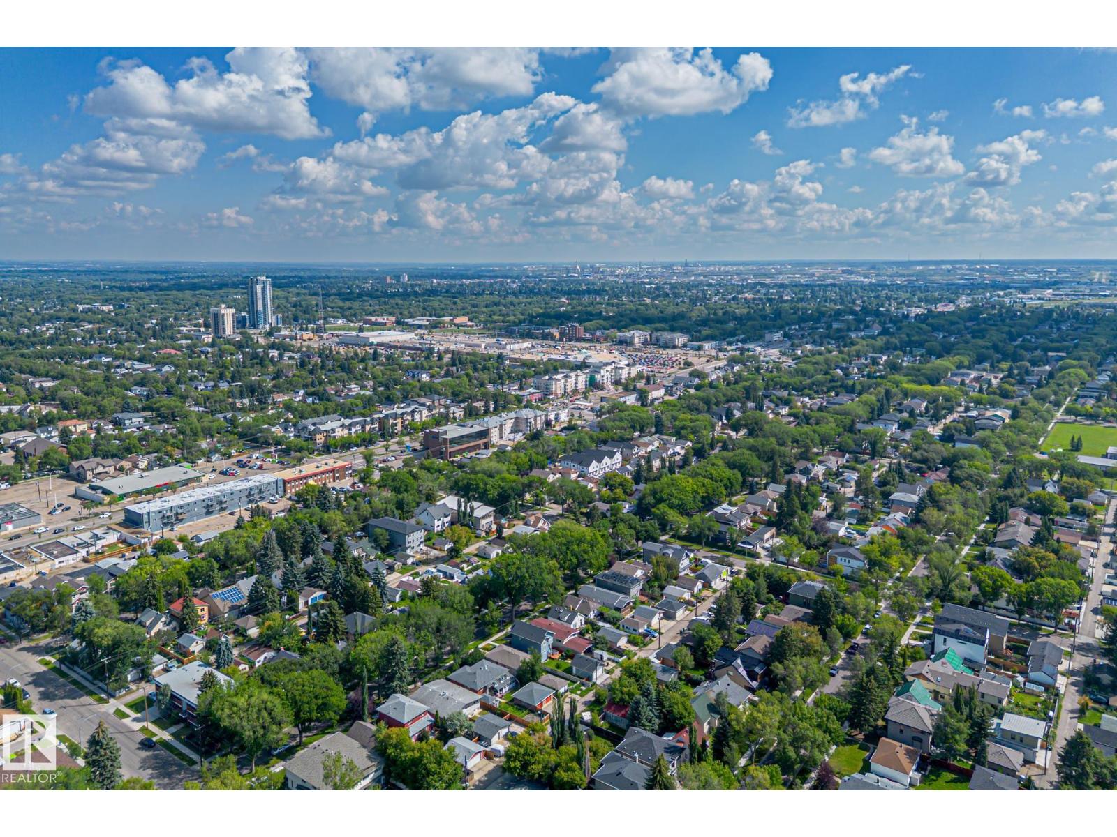 Photo 42 of 105 8528 82 Av Nw, Edmonton AB