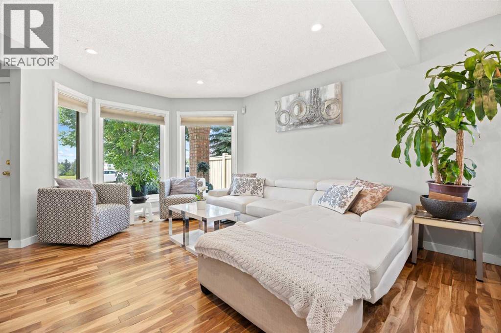 Single Family House for Sale in  Hawkville Close NW Hawkwood Calgary 