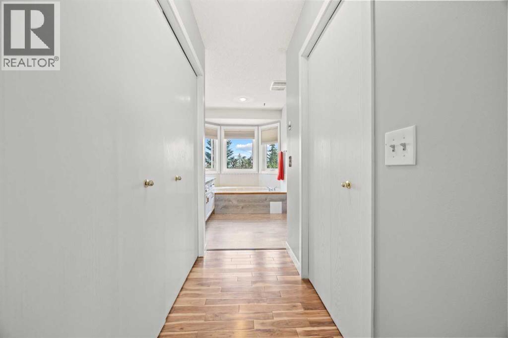 Single Family House for Sale in  Hawkville Close NW Hawkwood Calgary 