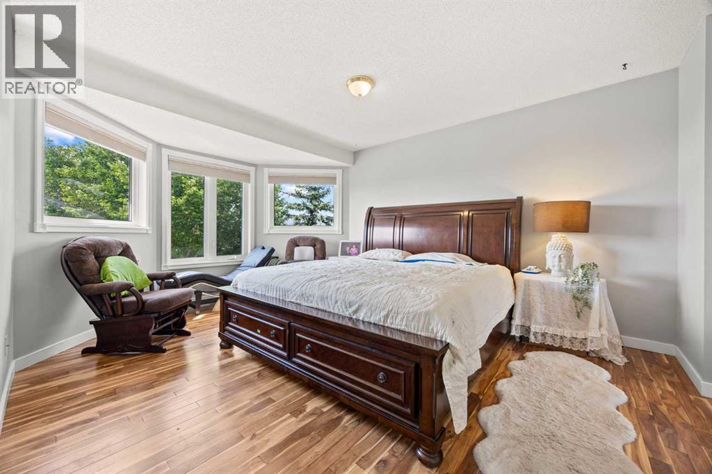 Single Family House for Sale in  Hawkville Close NW Hawkwood Calgary 