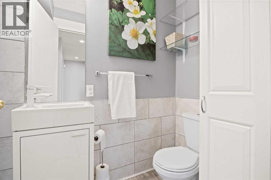Single Family House for Sale in  Hawkville Close NW Hawkwood Calgary 