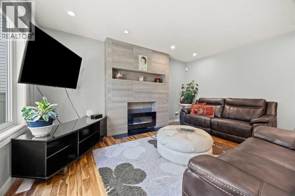 Single Family House for Sale in  Hawkville Close NW Hawkwood Calgary 
