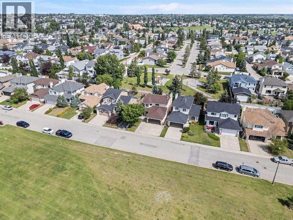 Single Family House for Sale in  Hawkville Close NW Hawkwood Calgary 